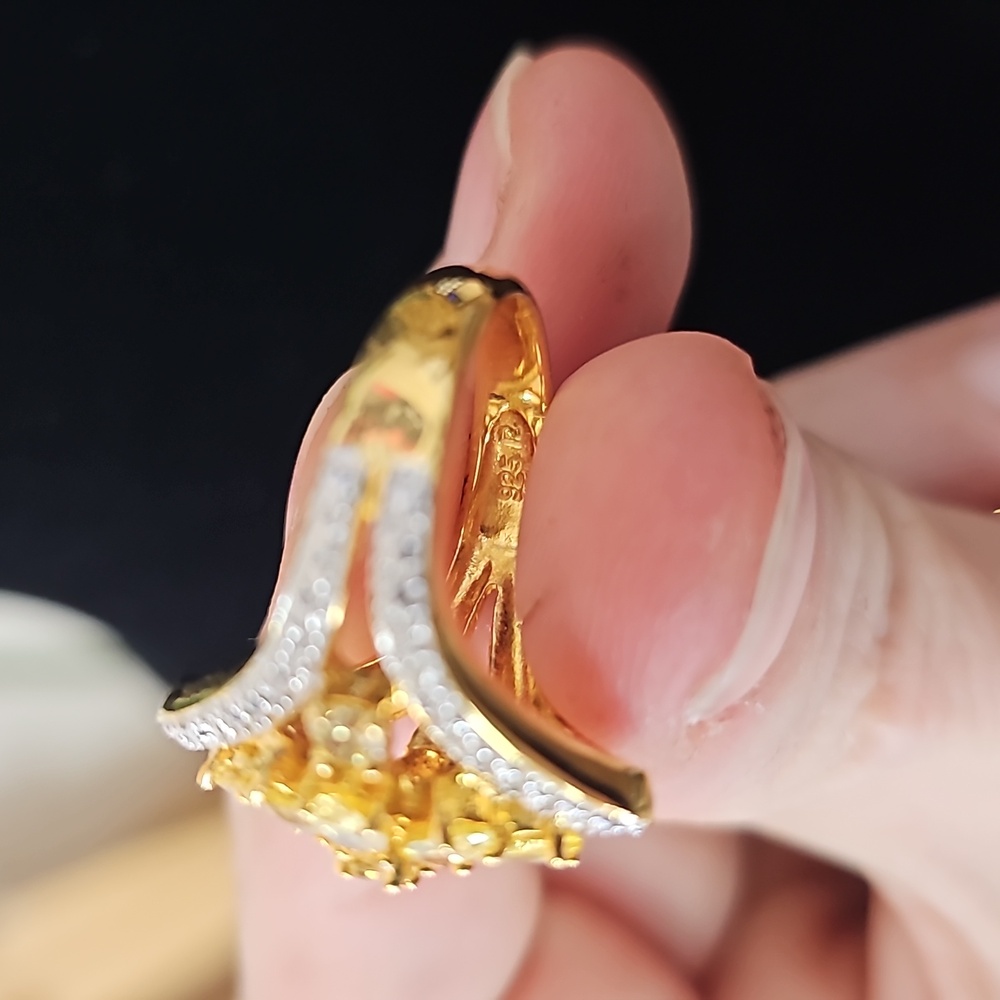 Floral citrine and rhodium plated sterling silver cocktail ring - Picture 6 of 8